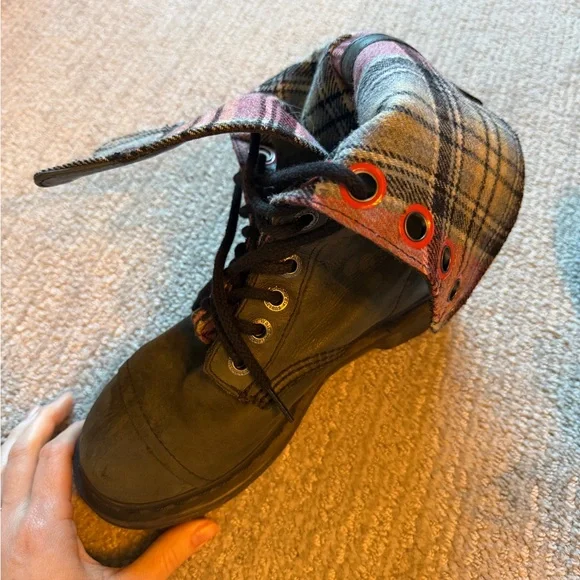 Green Dr Martens - Picture 7 of 9